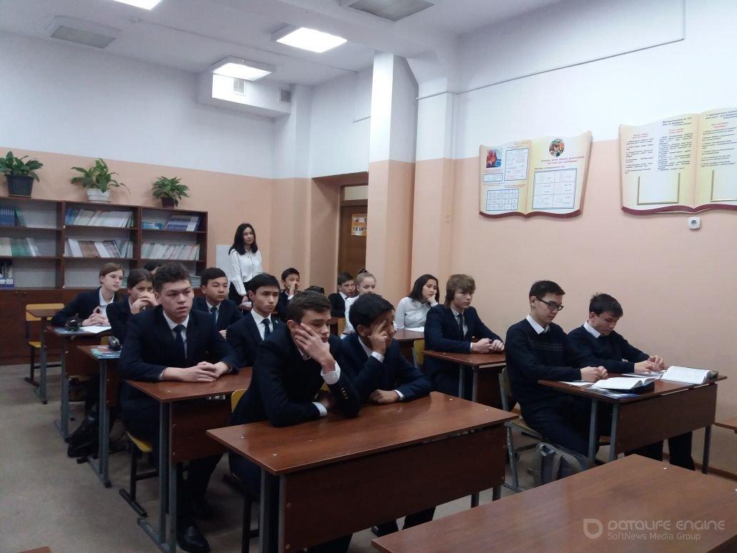 31 января 2018 года студентами колледжа "Нархоз" Торебек Алуа и Юртаевой Региной была проведена профориентационная работа с учащимися 9-х классов