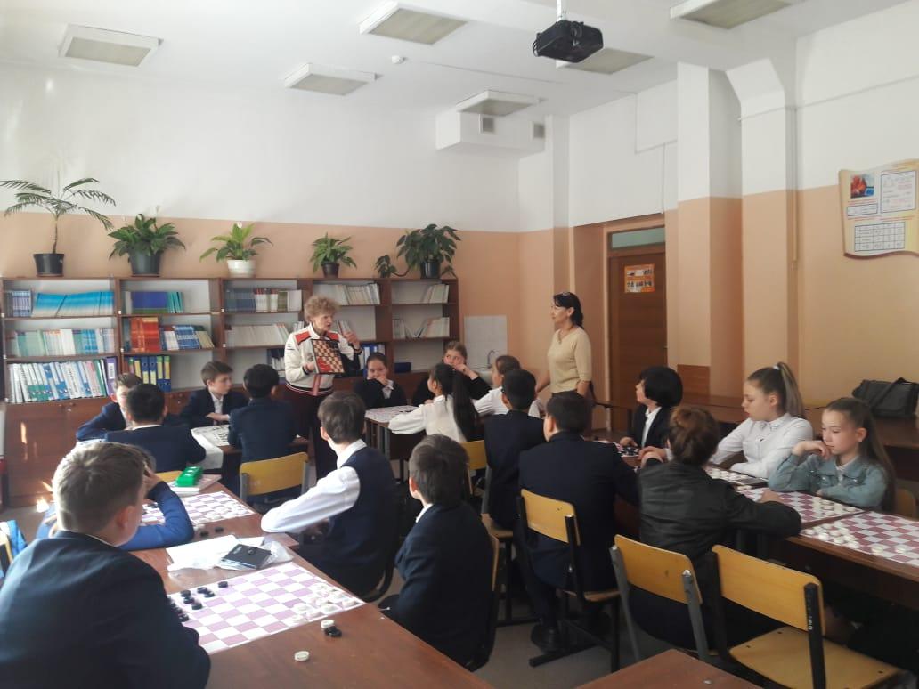 Біздің волонтер қонағымыз\У нас в гостях Волонтер