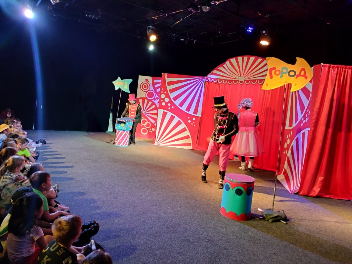 "Күншуақ" лагеріндегі театр күні