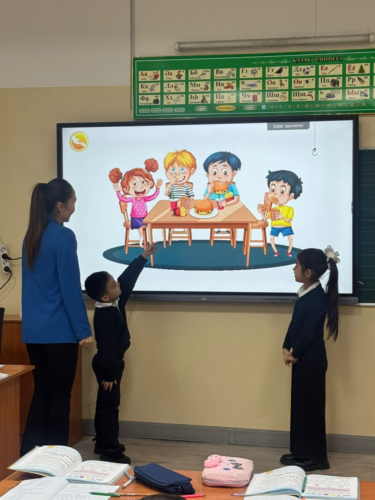 "Қалай дұрыс тамақтану керек?" тақырыбындағы сынып сағаты/Классный час на тему "Как правильно питаться?"